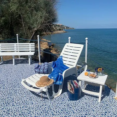 Delfino Blu Con Accesso Diretto Al Mare Dalla Scogliera E Privacy Impagabile. فيلة سانتو ستيفانو دي كاماسترا