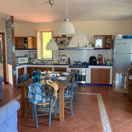 فيلة Delfino Blu Con Accesso Diretto Al Mare Dalla Scogliera E Privacy Impagabile. *